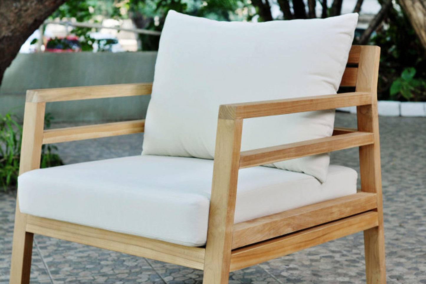 Modern Teak Lounge Chair w/off-white cushion - Venini Furniture