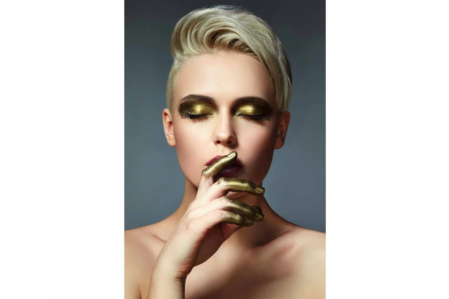 DIVA Gold Regal Radiance Woman Modern Wall Art TG