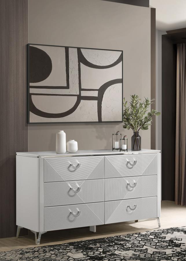 Cassia 4 or 5 piece Eastern King LED Bedroom Set White High Gloss