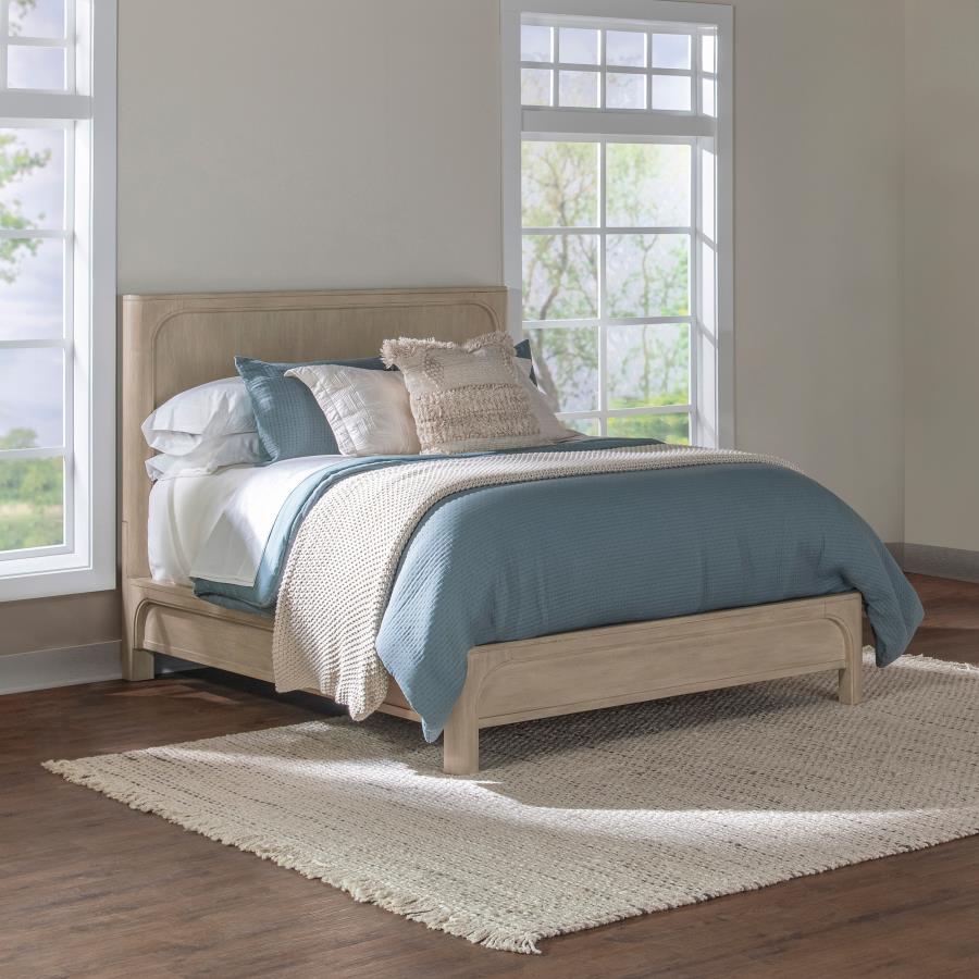Solano 56-inch Eastern King Panel Bed Weathered Mango 222521KE