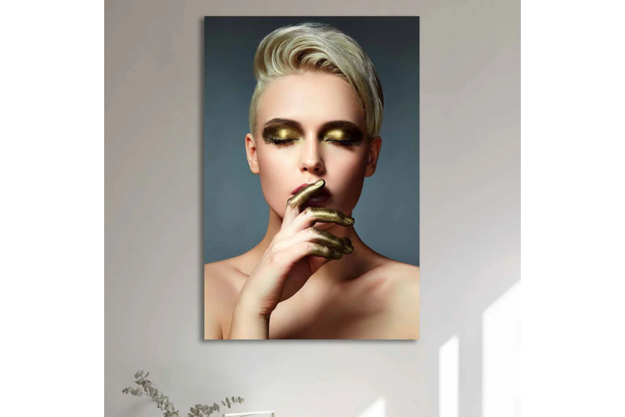 DIVA Gold Regal Radiance Woman Modern Wall Art TG