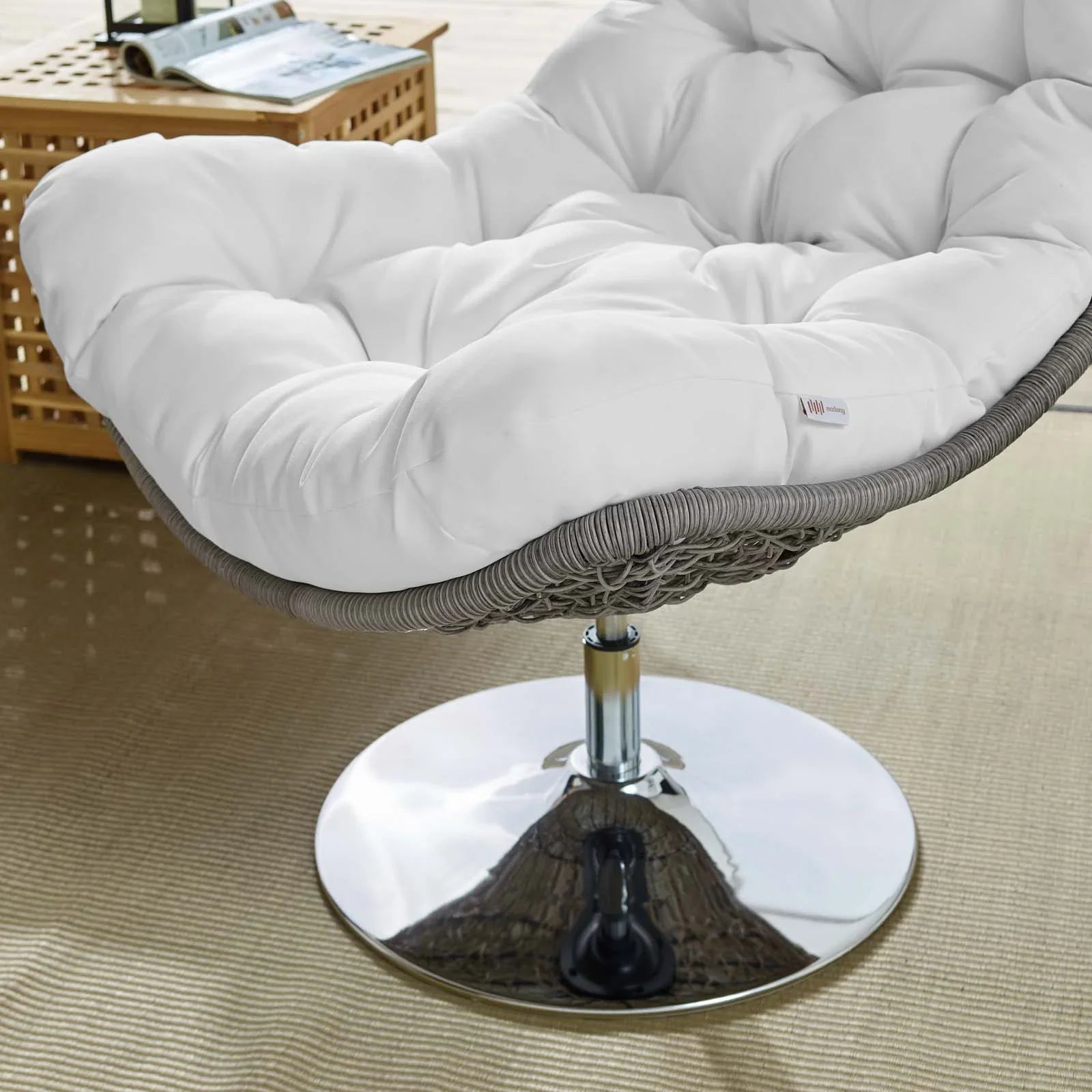 Brighton Wicker Rattan Outdoor Patio Swivel Lounge Chair. - Venini Furniture 