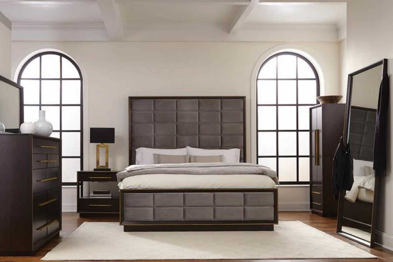 Bed Model 223261Q - Venini Furniture 